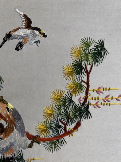 Vintage Chinese Silk Embroidery Beautiful Framed Bird Artwork