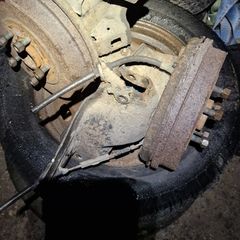 Hubs and tyres 5 stud