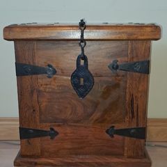 Wooden Storage Thin Chest