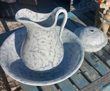 Minton blue and white marble style jug, bowl and sponge and soap dish. D18