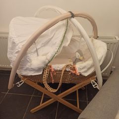 Moses Basket mamas and papas