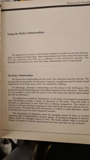 Hand And Food Reflexology. By Kevin And Barbra Kunz. The Unique Self-health Approach To Wellness. Large Volume Paperback In Good Condition.