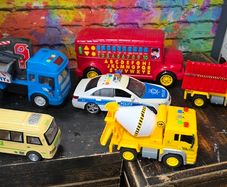 6 x Battery powered toy cars with lights and sounds