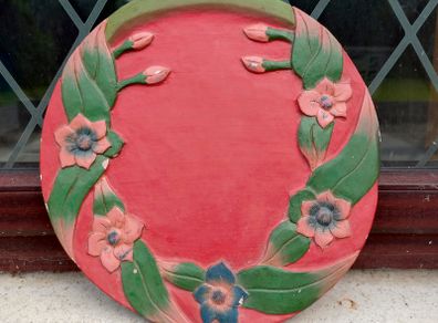 round decorative timber piece (used).