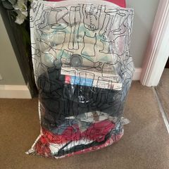 Pregnancy clothes and items
