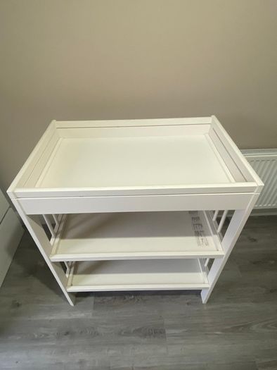 Baby changing table