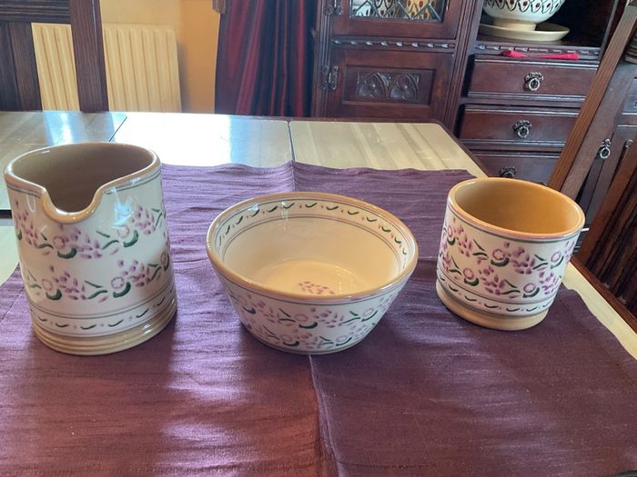 Nicholas Mosse New Lavender breakfast set , a 6 inch diameter bowl, cylinder jug and large mug