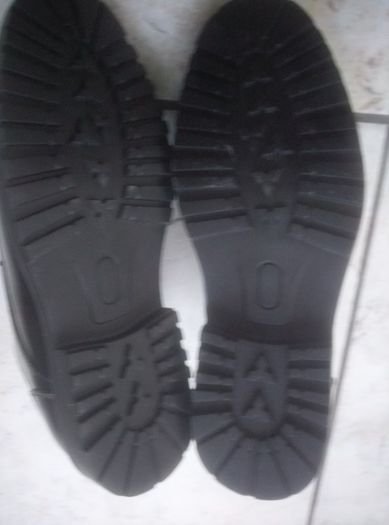New Gents Black Shoes SIZE 10