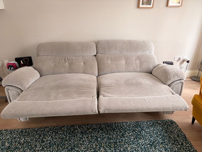 Recliner sofa