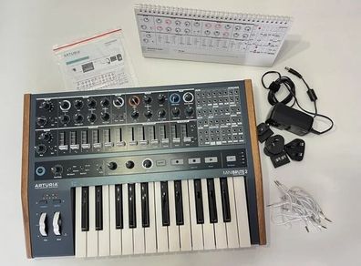 Arturia Minibrute 2
