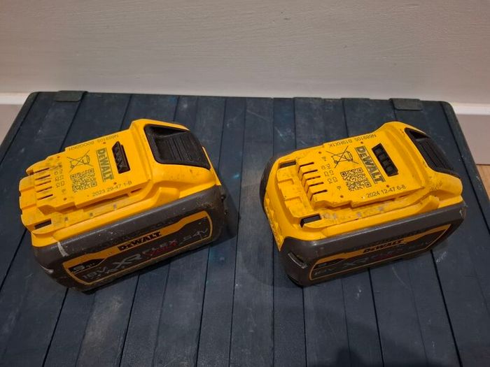 2 Dewalt flex batteries 9AH from 2023,2024