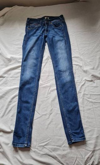 Tommy hilfiger Sophie slim mid jeans size 27/34  zip fly in excellent condition