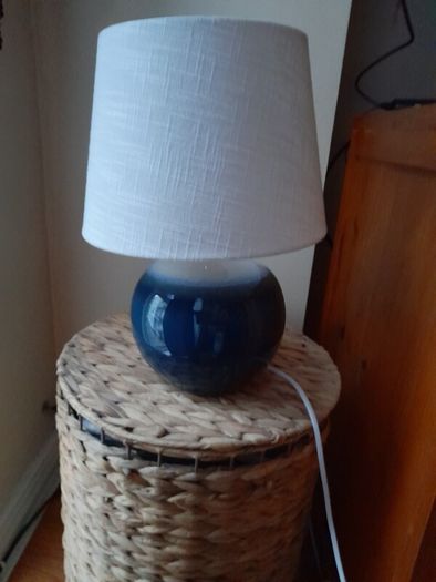 Table lamp