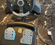 Mad catz racing wheel and pedals for Xbox 360