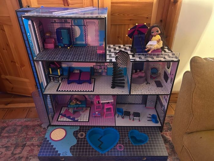 LOL Surprise House and furniture.