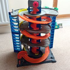 hot wheel garage