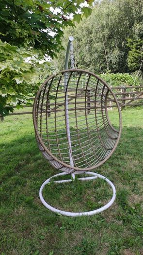 Choose Your Favourite Hanging Egg Swing!