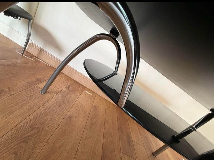 Table & 4 chairs free