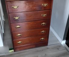 chest of drawers