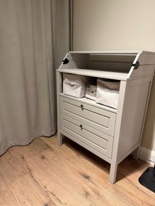 Changing Table/Chest of drawers