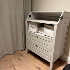 Changing Table/Chest of drawers