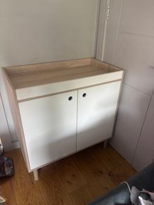 Changing table- mamas and papas