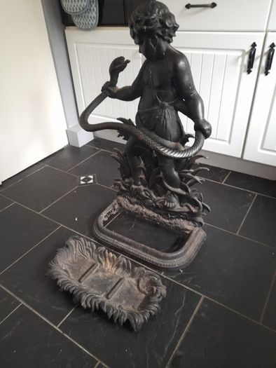 cast iron umbrella stand