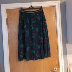 M&S Collection Pleated Skirt.   S 12..