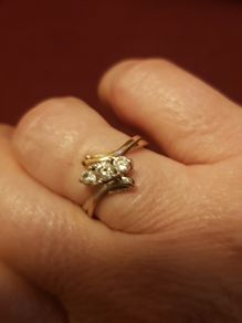 9 ct gold ring