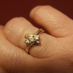 9 ct gold ring