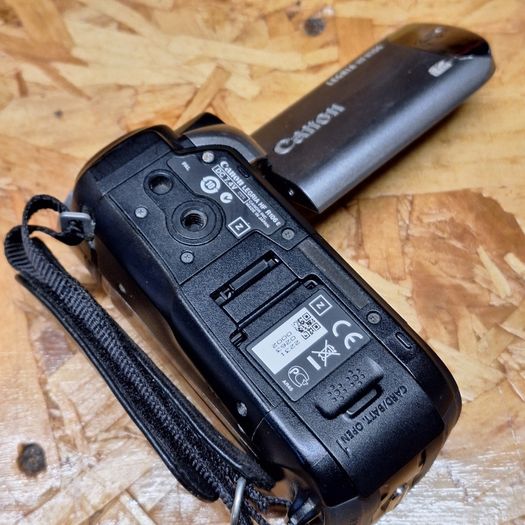 Canon LEGRIA HF R106 Full HD Camcorder - 31733