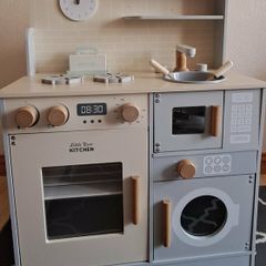 kids wooden kitchen