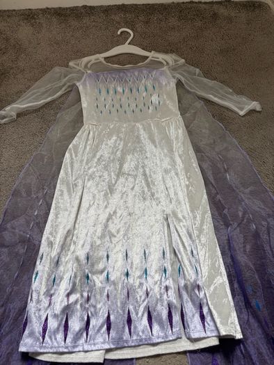 2 Disney princess Frozen dresses 5/6 years old and 6-8years old 122/128cm