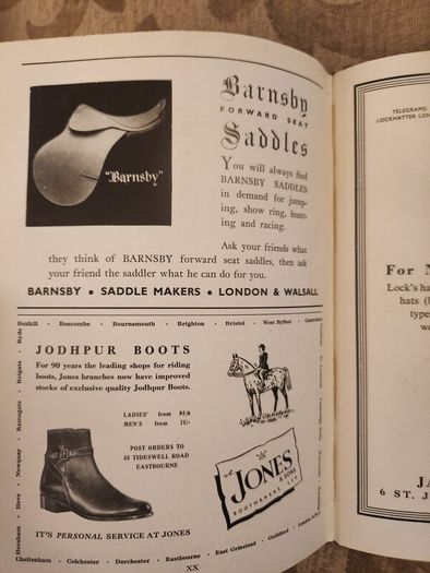 The Horseman's Year Book. Edited By Lt.col.w.e.lyon. 1950 First Edition Hardback In Good Condition. Plus Hunting,showing, And Chasing. By Sam Marsh. See Photos For Same.