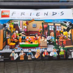 LEGO Friends Central Perk (Unopened) - Retired Set 21319