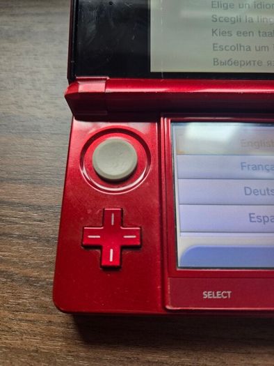 Nintendo 3DS in metallic red