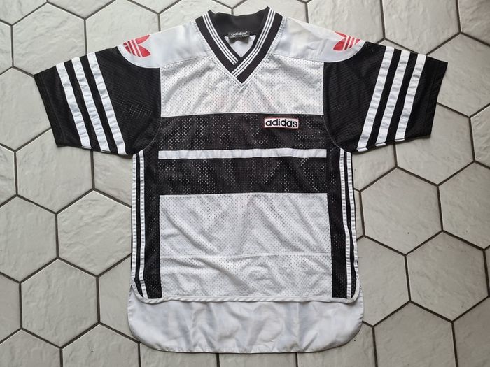 Adidas shirt T-shirt black white short sleeve vintage D164 UK 32 / 34 the  Brand