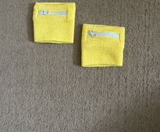2x wrist pockets