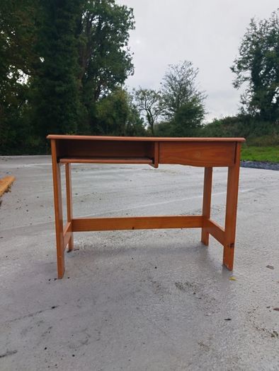 computer desk