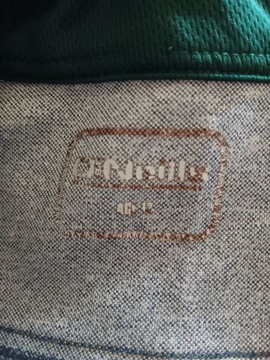 O'Neills Meath GAA Zip Top. Age 13. Width 47cm, Length 54cm. Very Good Condition. Price Includes Postage.
