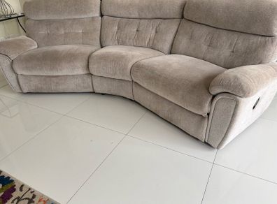 Very comfortable 3 piece curved recliner couch