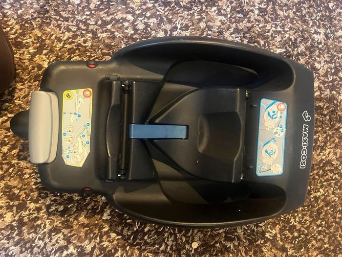 Maxicosi seat and base