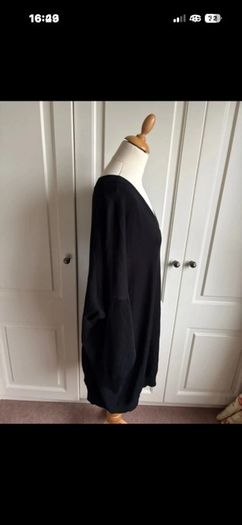 Capsule v neck black jumper size 32-34 - new