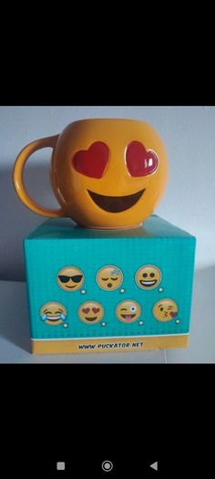 1 smiley faces mugs