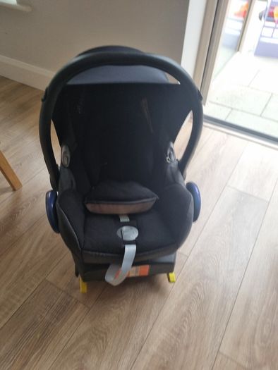 Maxi Cosi Easyfix with Base.