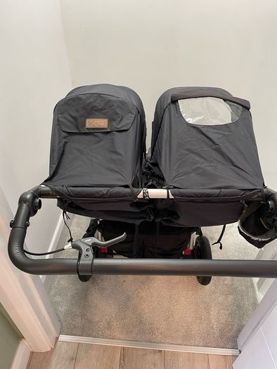 Mountain buggy duet with newborn carry cot and buggy board, complete set for 3 children