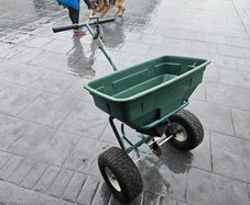 Push Spreader