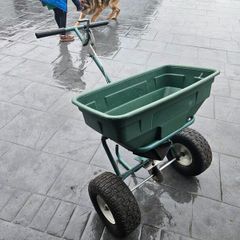 Push Spreader