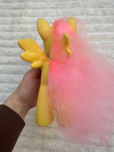 My Little Pony Styling approx. 21 cm.  Fluttershy Brushable Pony 2013 Used Please see photos