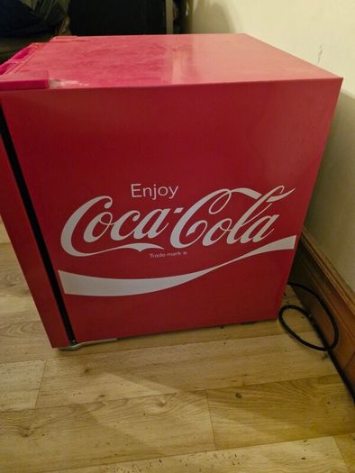 Coca Cola Mini Fridge (Husky)
